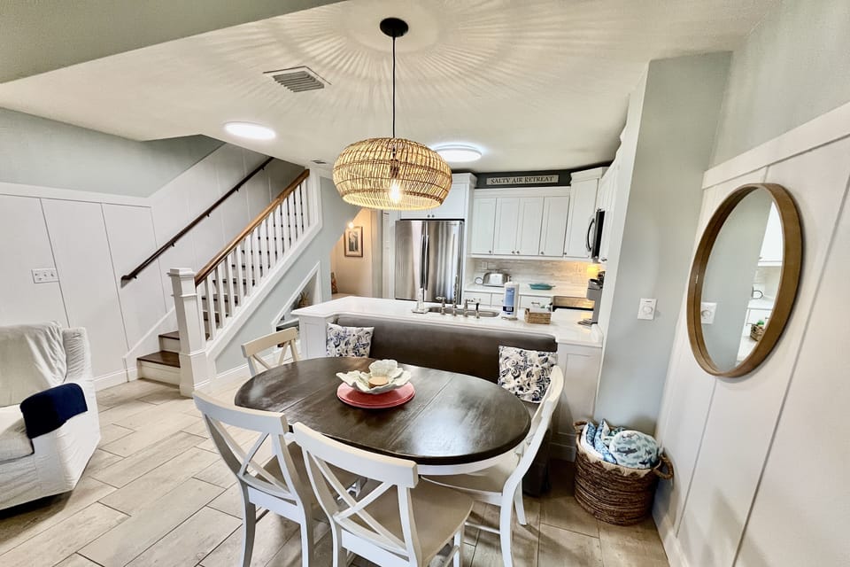 Living/Dining area