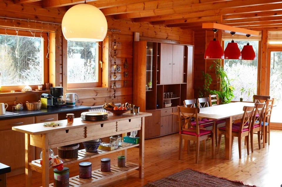 LES CHALETS DU ROCHER - Nid de la Bergeronnette - Espace repas