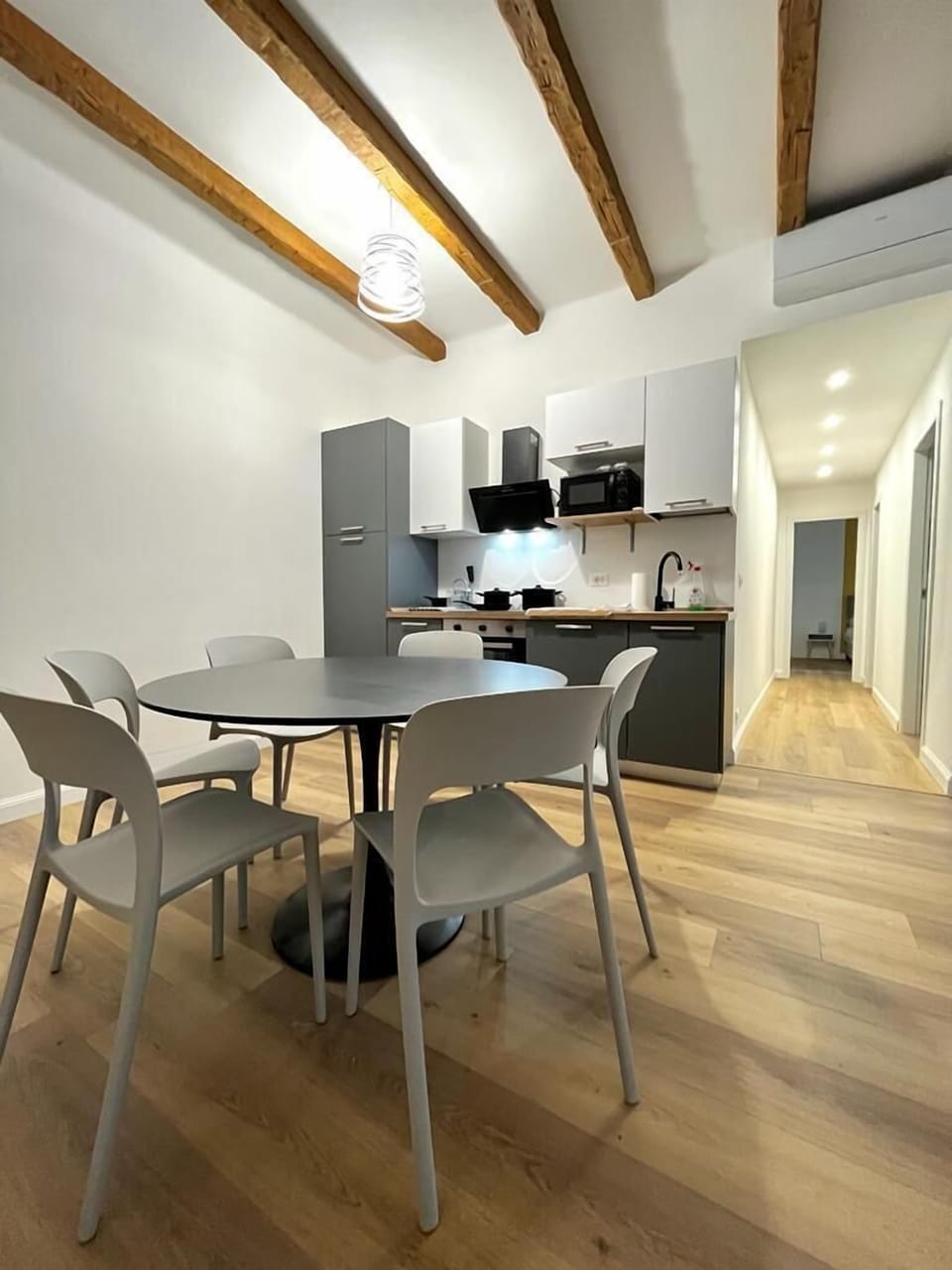 Family Apartment | Private kitchen | Full-size fridge, microwave, oven, stovetop