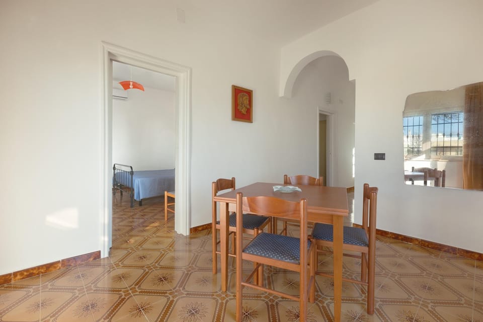 Villa | Dining room