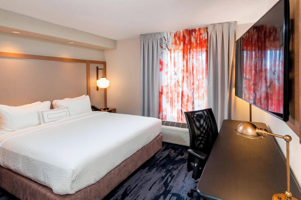 Memory foam beds, in-room safe, desk, laptop workspace