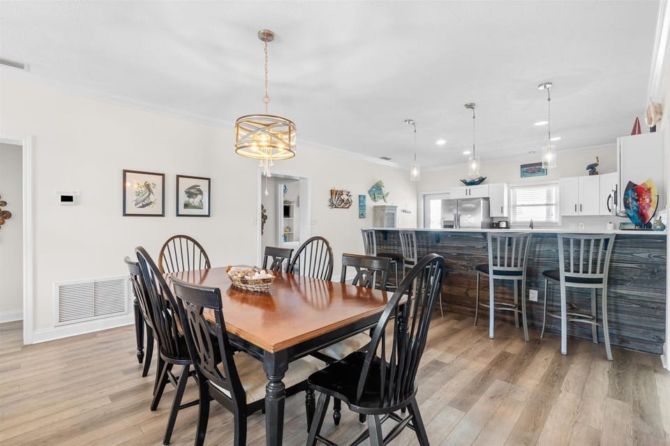 Large dining room table and plenty of bar seating