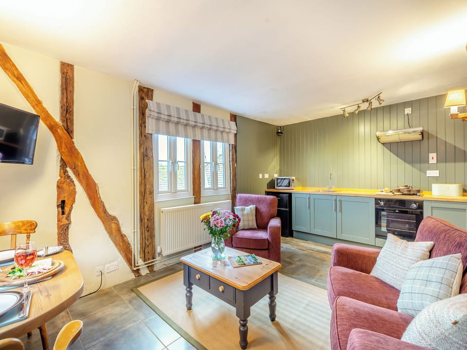 Open plan living space | Whitewells Farm Cottages - Willow - Whitewells Farm, Ridgeway Cross, near Malvern