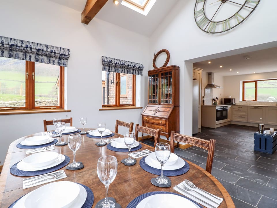 Cottage | Dining