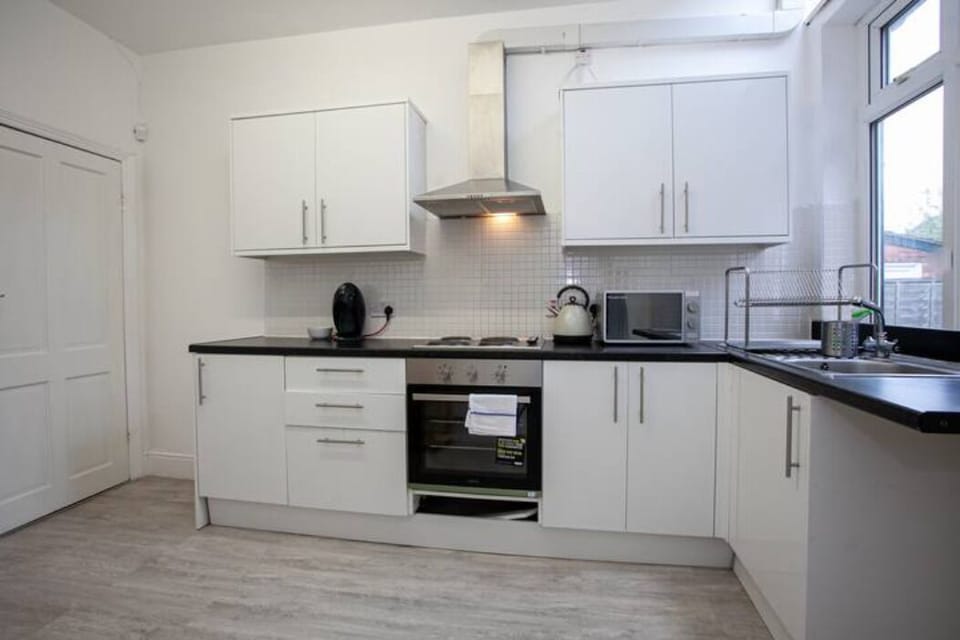 Shared fridge, microwave