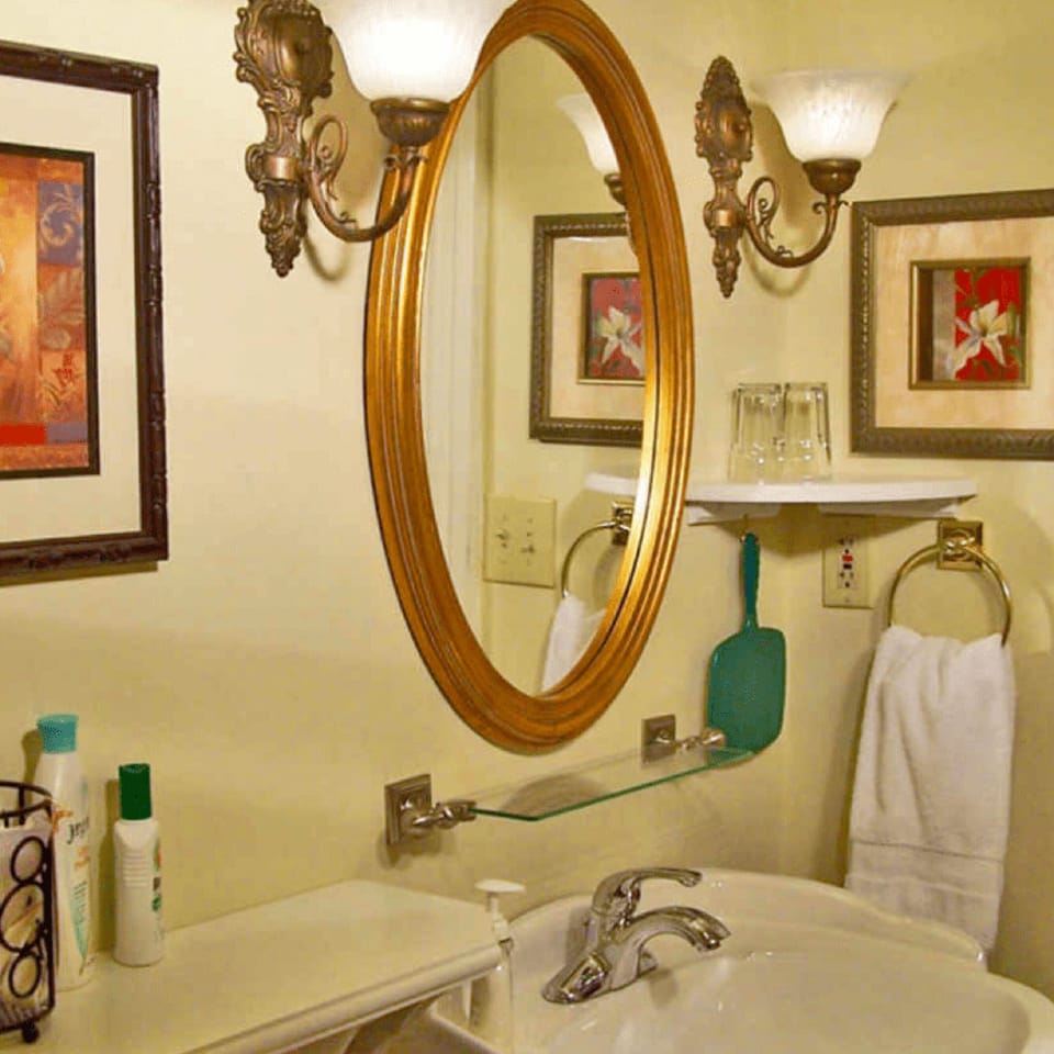 Luxury Double Room Single Use, 2 Twin Beds, Private Bathroom, Garden View | Bathroom | Combined shower/tub, free toiletries, hair dryer, bathrobes