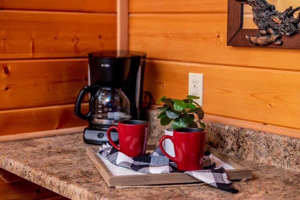 Enjoy coffee and tea anytime—our welcoming starter set of coffee is at your disposal!