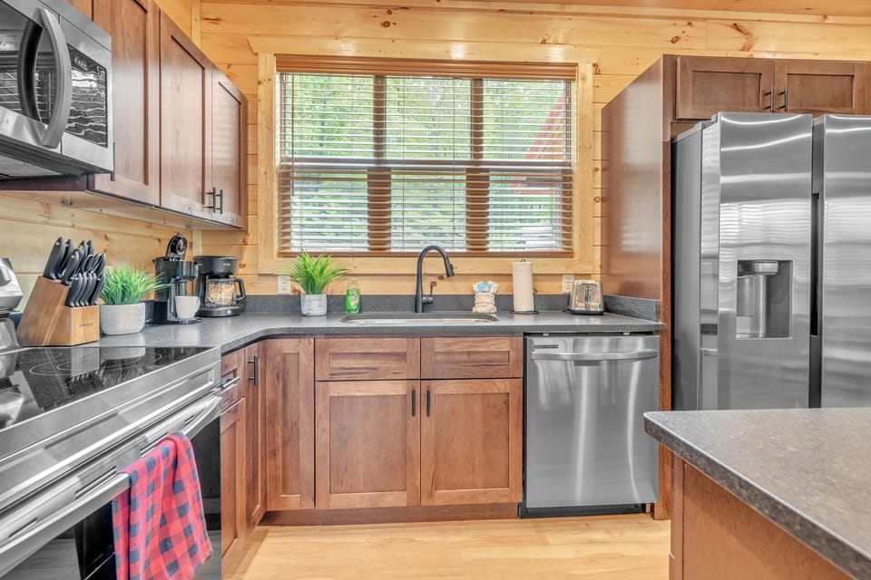 Kitchen - Main Level