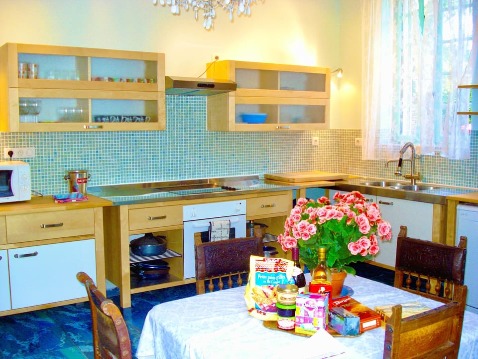 West Wing kitchen