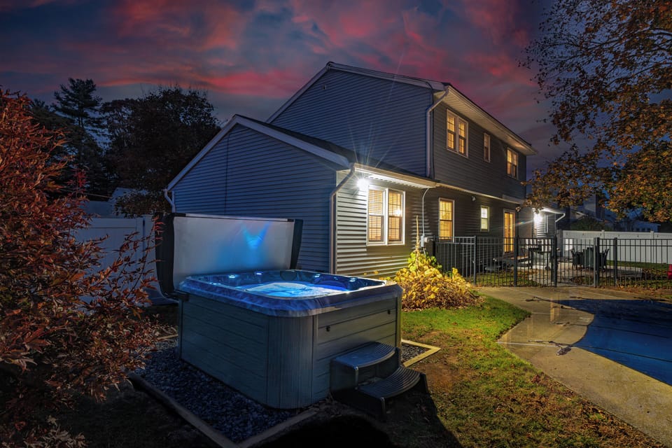 New Hot tub available all year around!