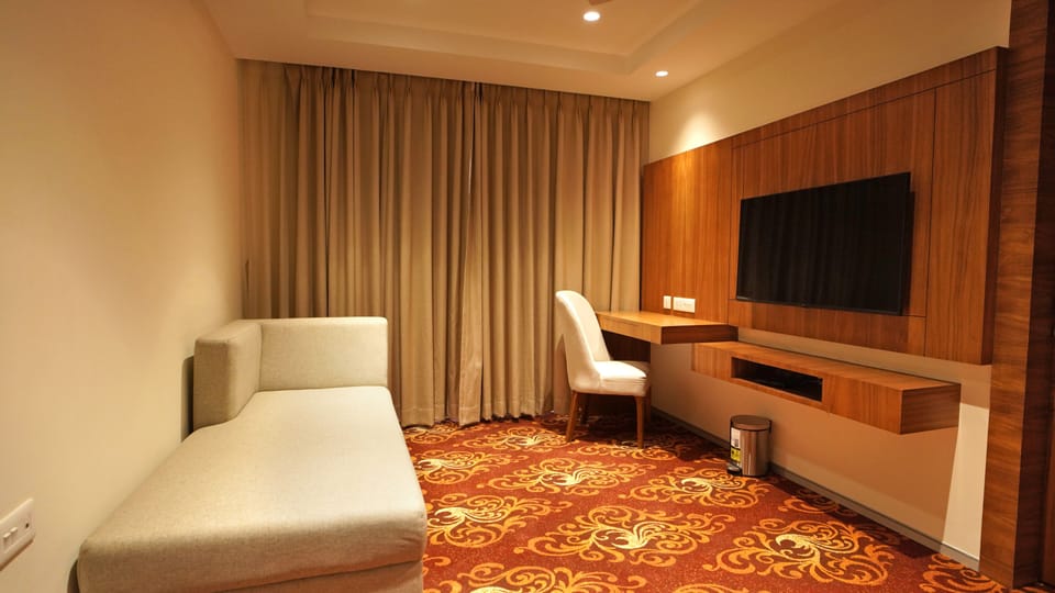 Luxury Room | Pillowtop beds, laptop workspace, soundproofing, free wired internet