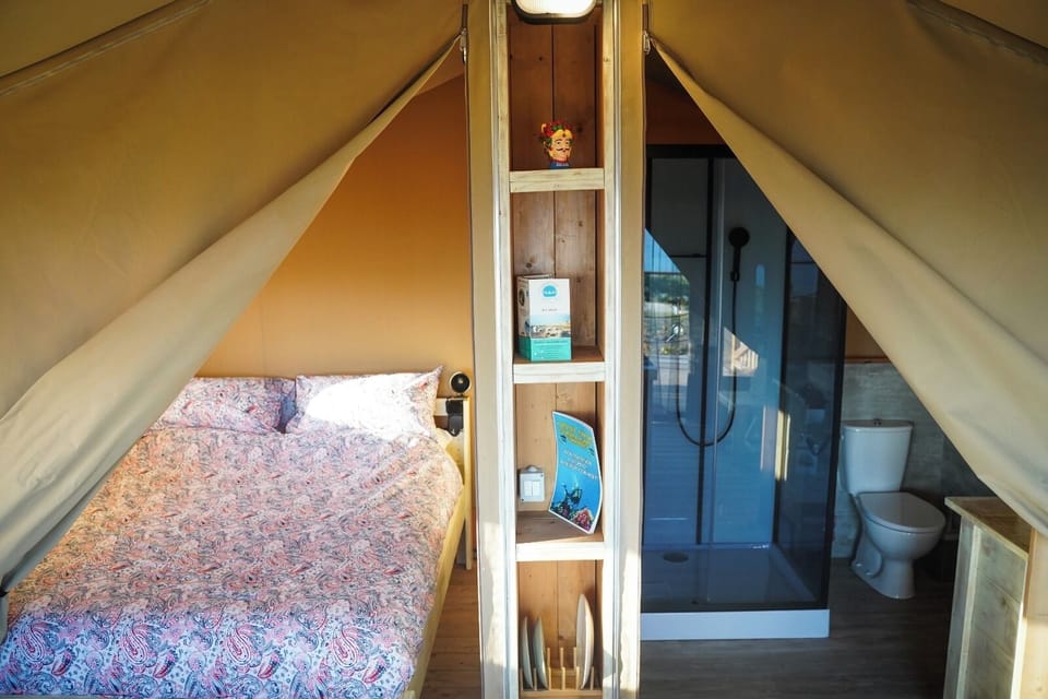 Deluxe Tent | In-room safe, free WiFi, bed sheets