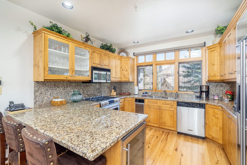 Townhome, 3 Bedrooms | Private kitchen
