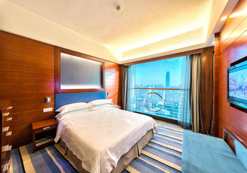 Apartment suite | Premium bedding, down comforters, pillowtop beds, minibar