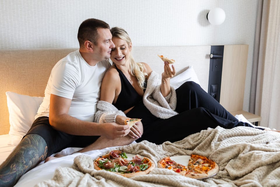 Family Room | Desk, free WiFi, bed sheets