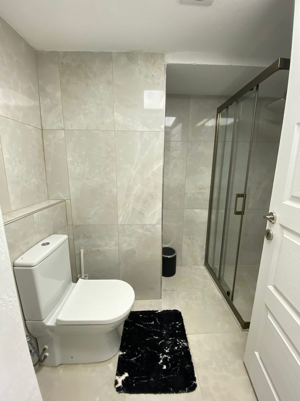 Luxury Double Room | Bathroom | Hair dryer, bathrobes, towels, soap