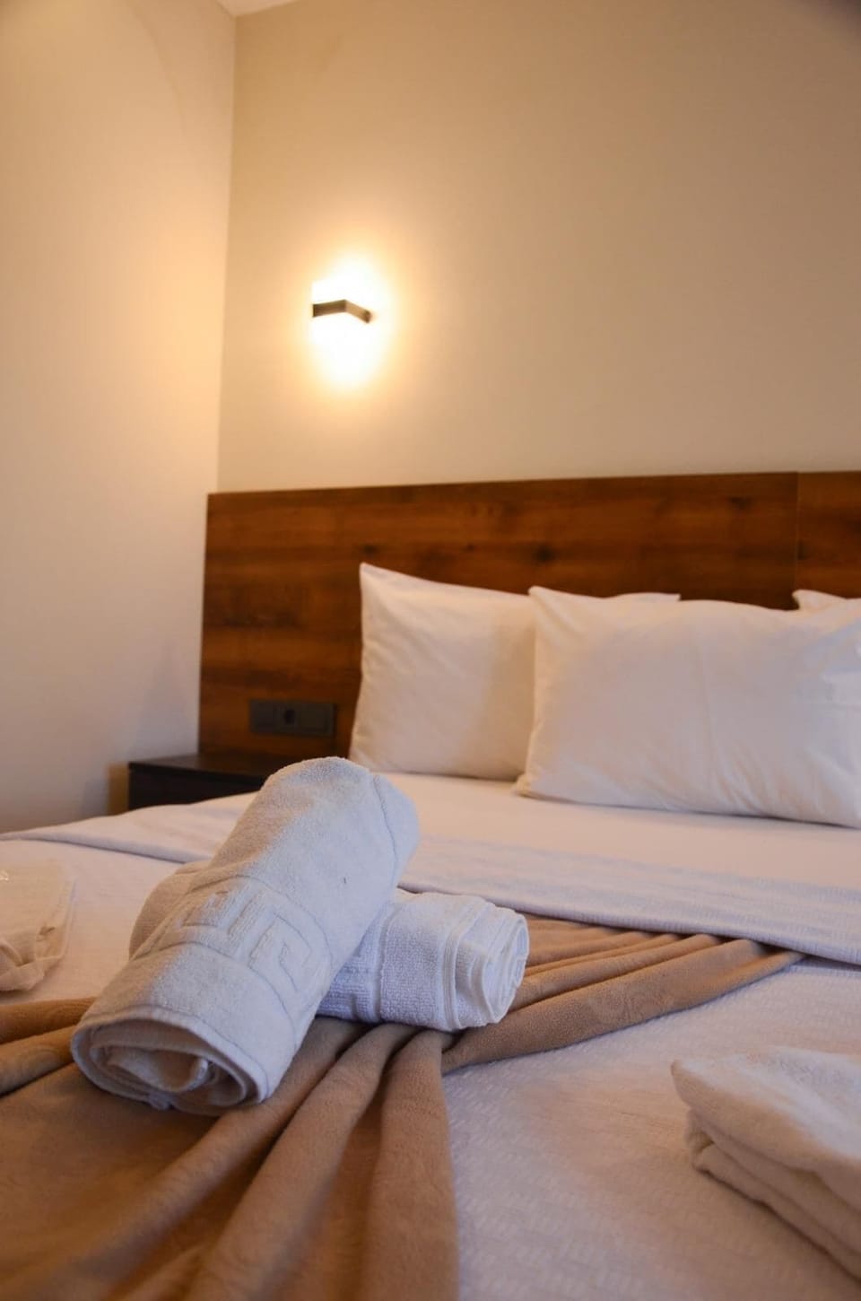 Luxury Double Room | Minibar, desk, laptop workspace, WiFi (free)