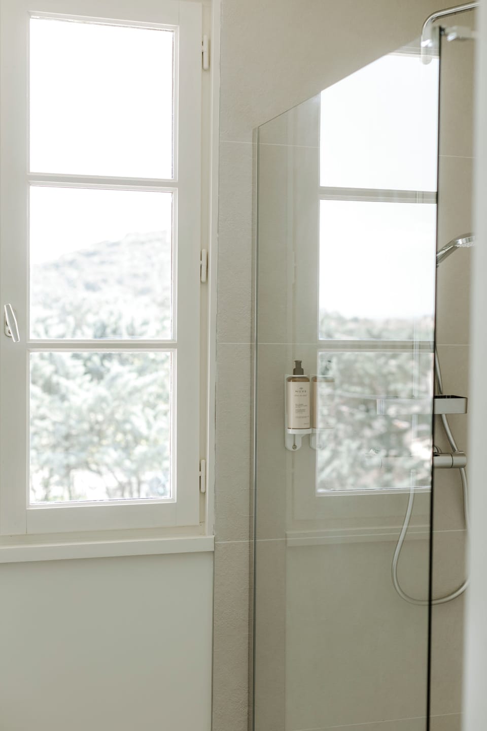 Premium Room | Bathroom | Shower, hair dryer, towels, soap