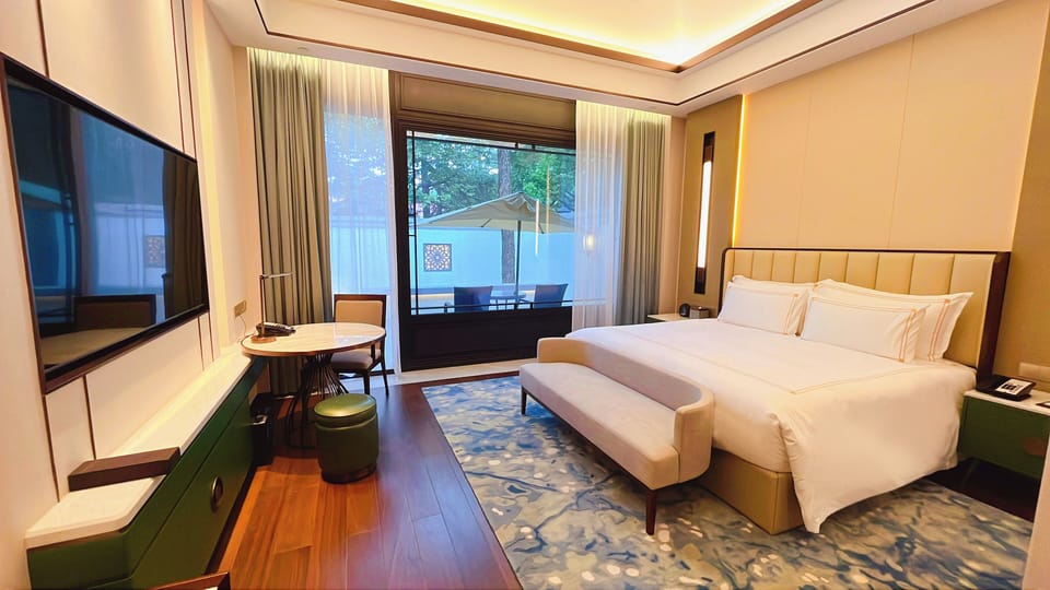 Courtyard Suite | Premium bedding, Select Comfort beds, minibar, in-room safe