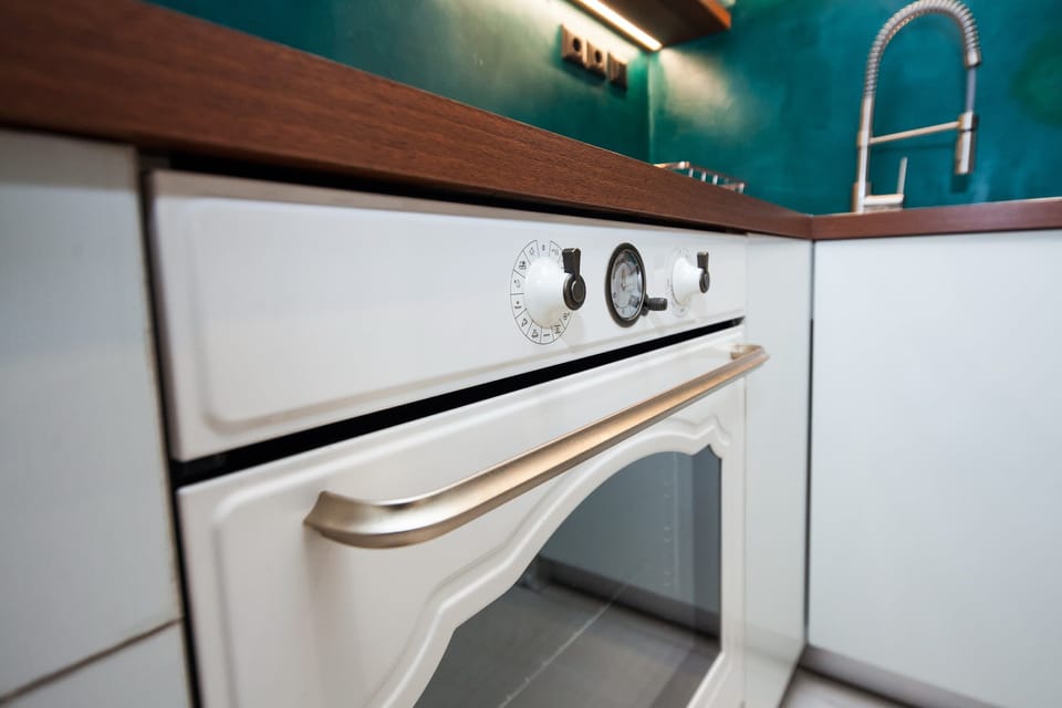 Apartment | Private kitchen | Full-size fridge, oven, stovetop, toaster