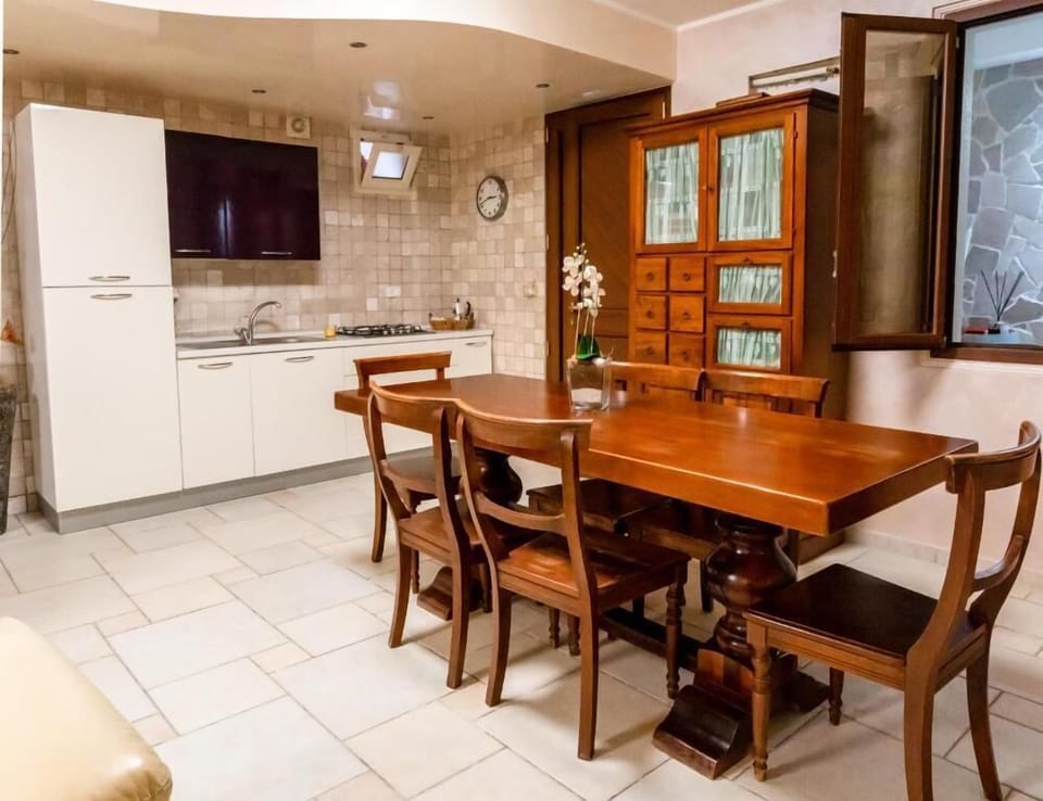 Villa | Private kitchen | Fridge, espresso maker, coffee/tea maker, cookware/dishes/utensils