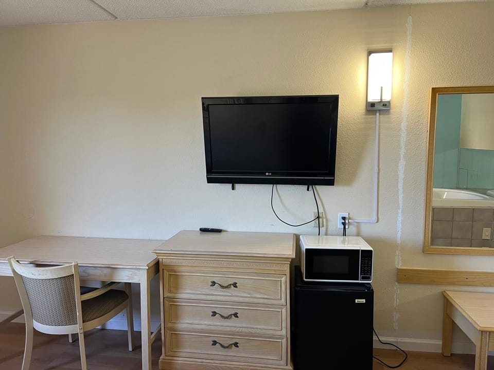 Desk, free WiFi, bed sheets