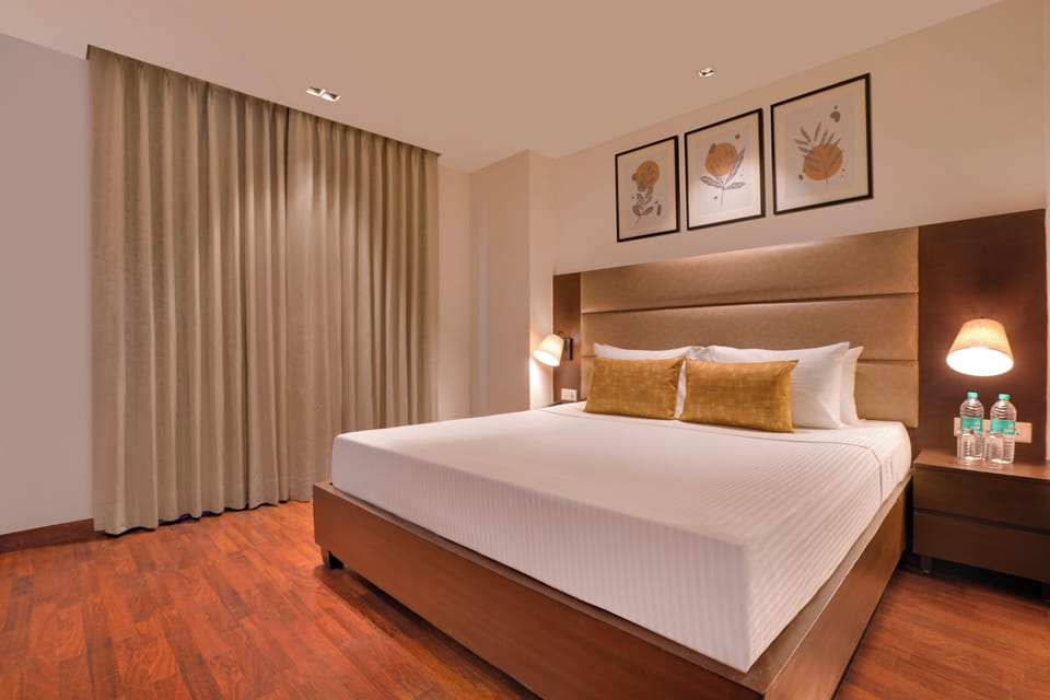 Superior Double Room | Desk, laptop workspace, soundproofing, iron/ironing board