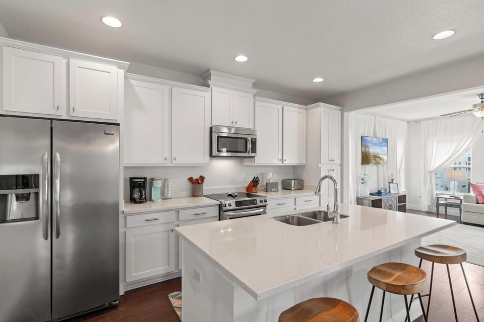 House | Private kitchen | Fridge, microwave, oven, stovetop