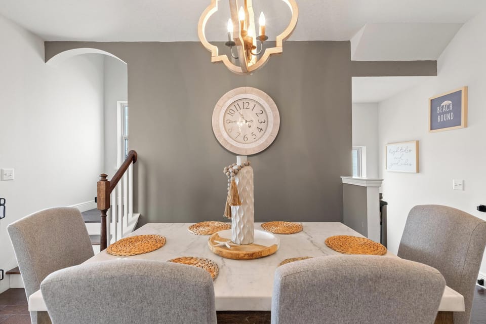 House | In-room dining