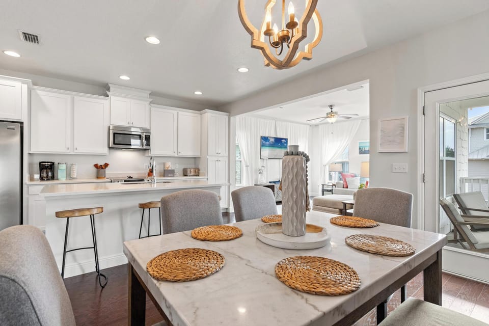 House | In-room dining