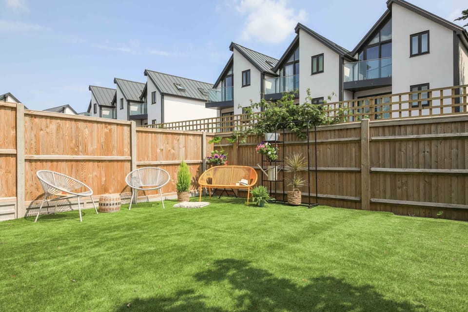 Garden with seating