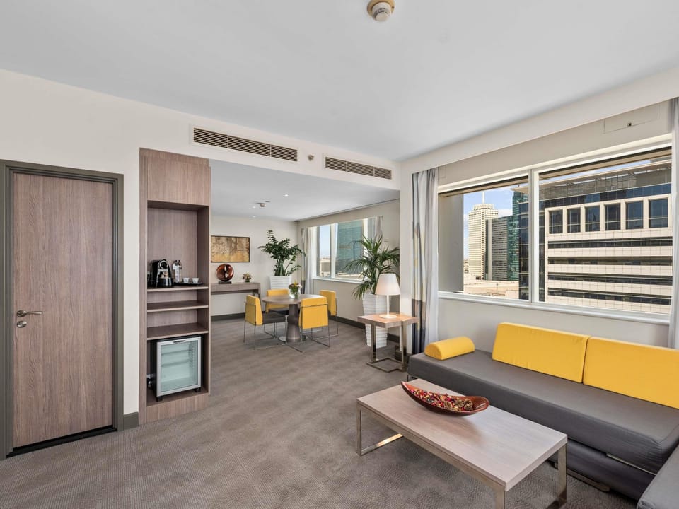 Executive Suite 1 King Bed with Sofa | Minibar, in-room safe, desk, laptop workspace