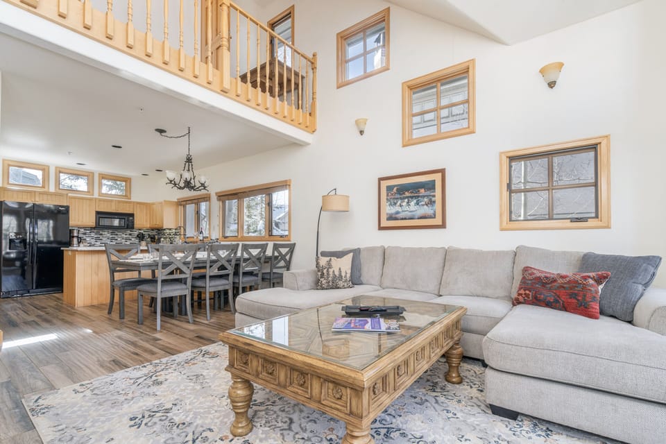 Townhome, 3 Bedrooms | Living area
