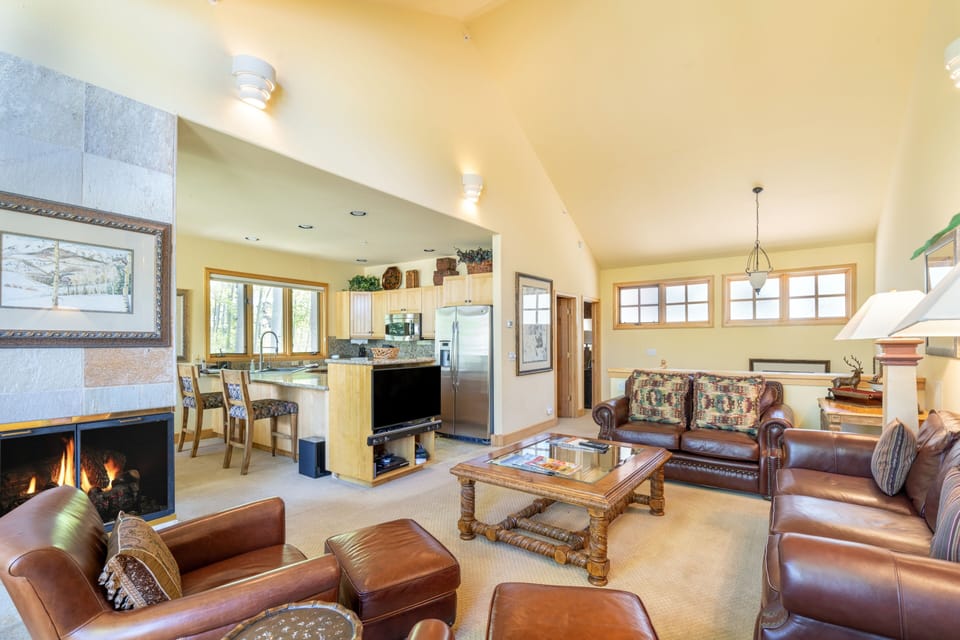 Townhome, 3 Bedrooms | Living area