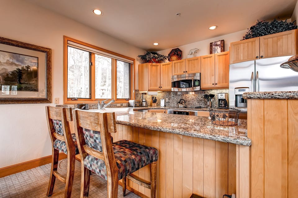 Townhome, 3 Bedrooms | Private kitchen