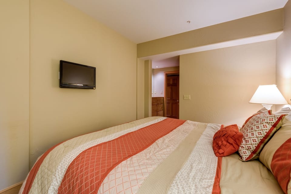 Townhome, 3 Bedrooms | 3 bedrooms, free WiFi, bed sheets