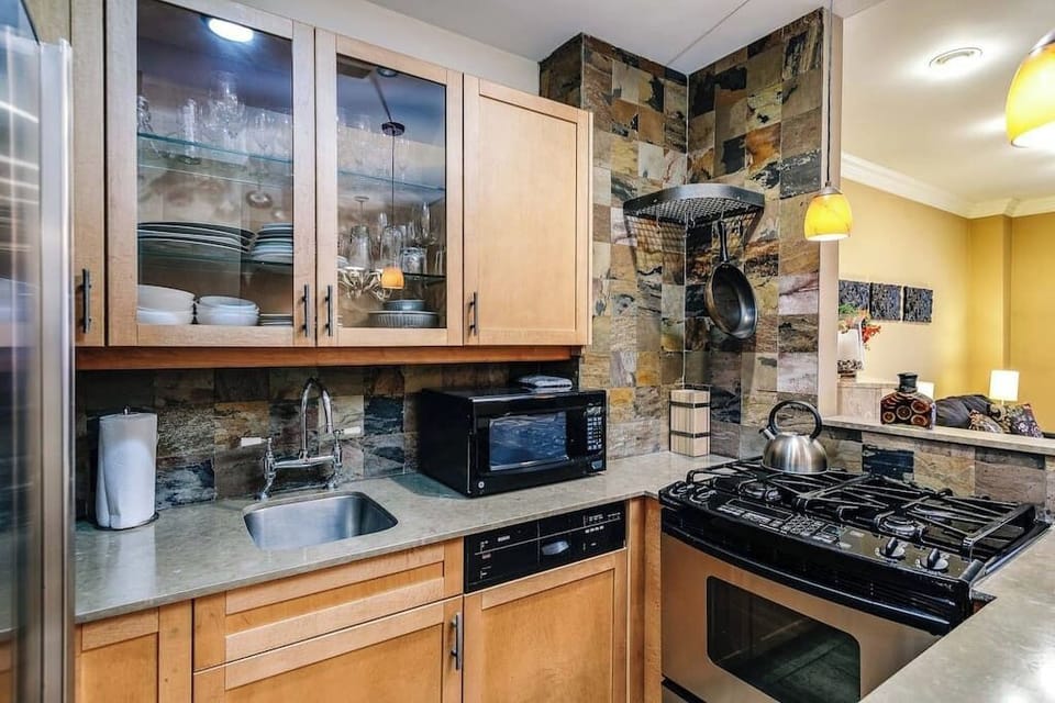 Fully stocked kitchen (both units)