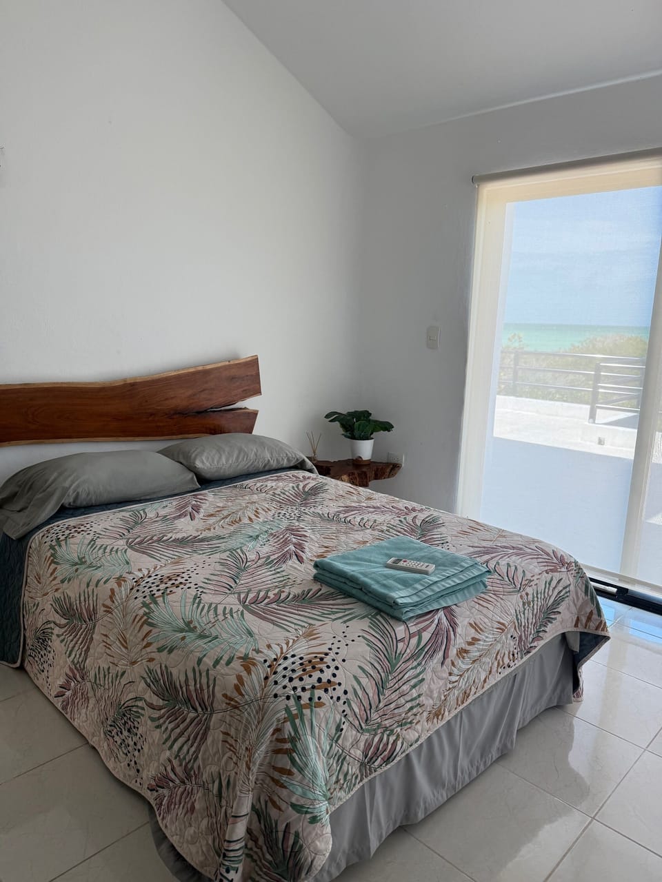 4 bedrooms, WiFi (free), bed sheets