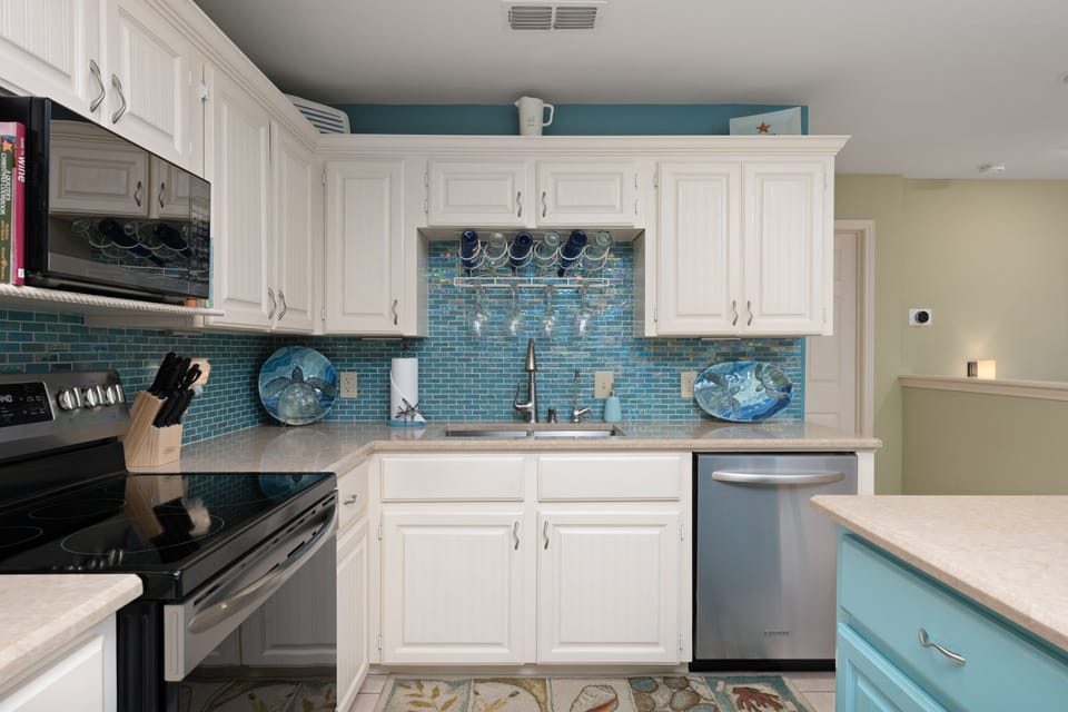 Fully equipped kitchen to prepare your home cooked meals!