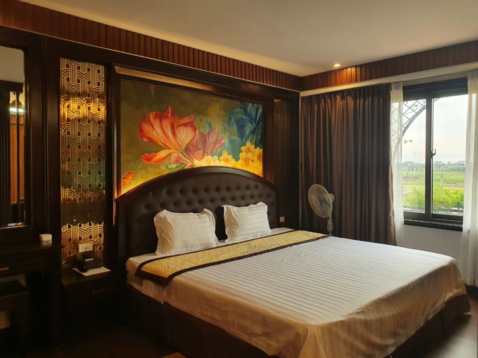 Executive Room | Desk, free WiFi, bed sheets