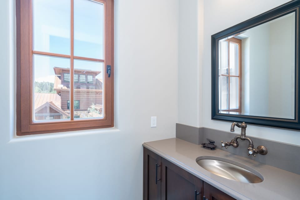 Condo, 4 Bedrooms | Bathroom | Towels, shampoo