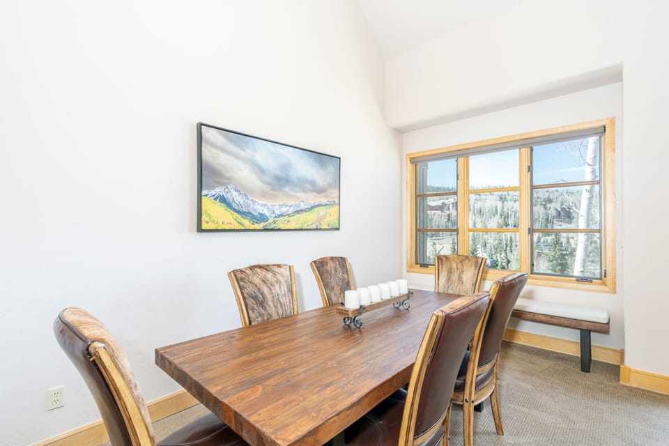 Townhome, 3 Bedrooms | Dining