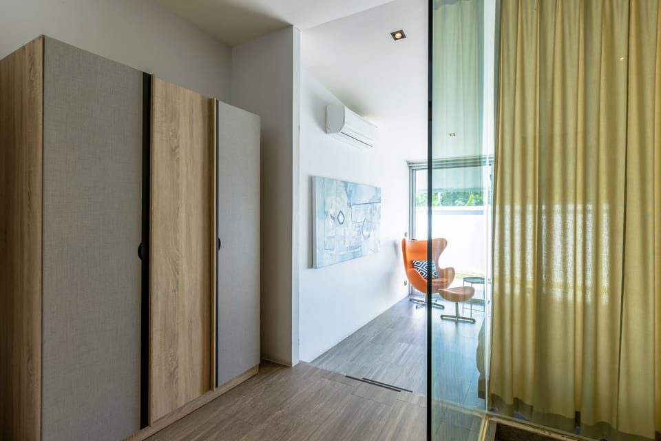 Design Villa | Bathroom | Shower, towels