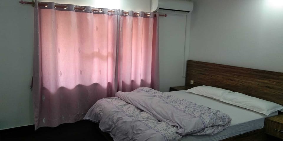 Deluxe Room | Desk, free WiFi, bed sheets