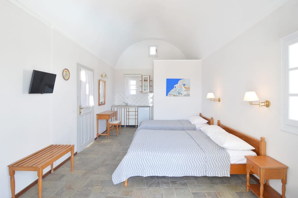 Executive Double Room | Desk, soundproofing, free WiFi, bed sheets