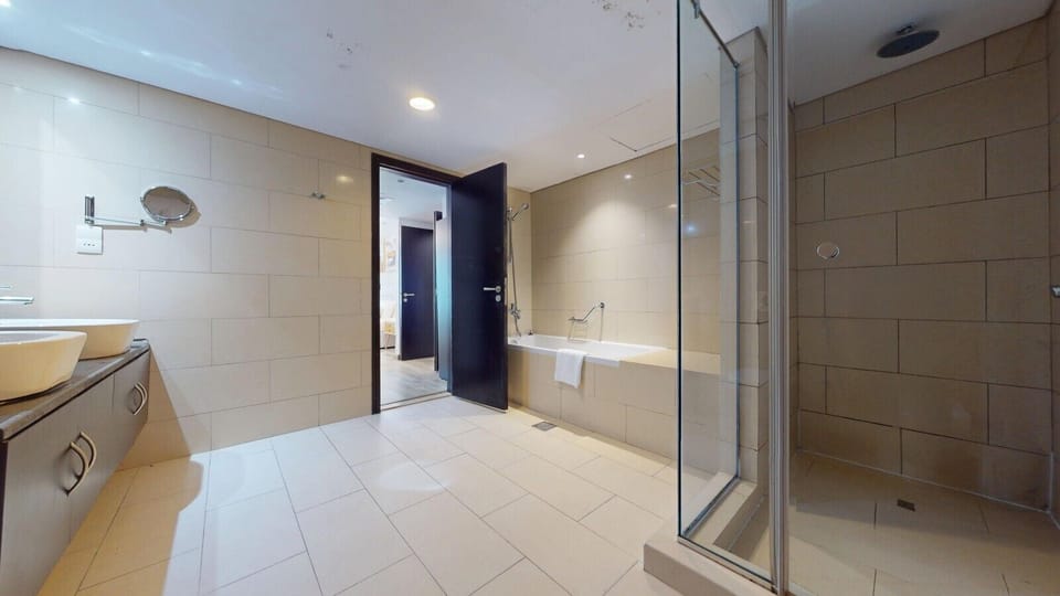 Master Bedroom Bathroom