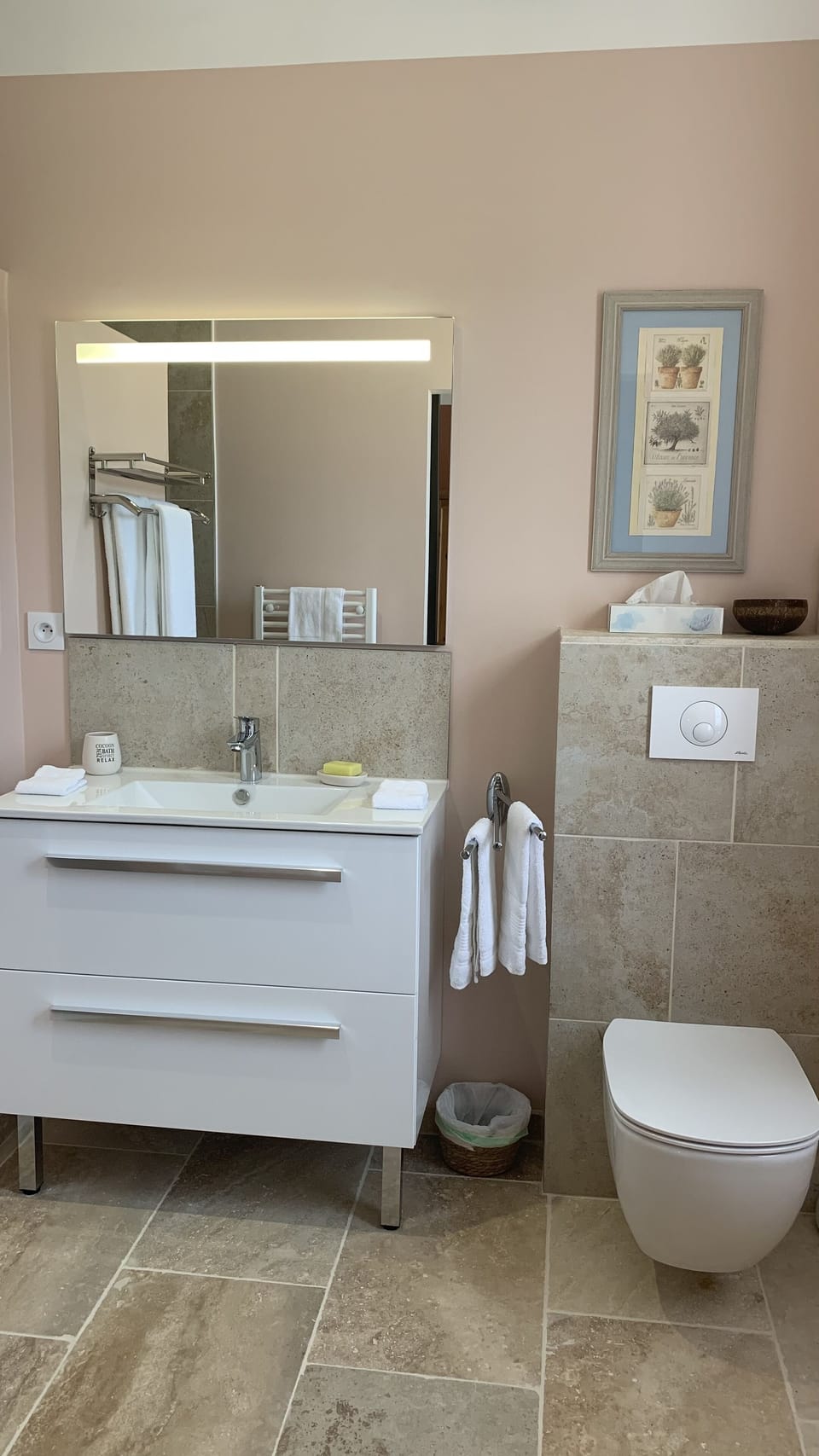 Comfort Double Room, 1 Queen Bed, Pool View | Bathroom | Shower, free toiletries, hair dryer, slippers