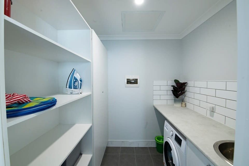 Laundry - Washing Machine & Dryer
