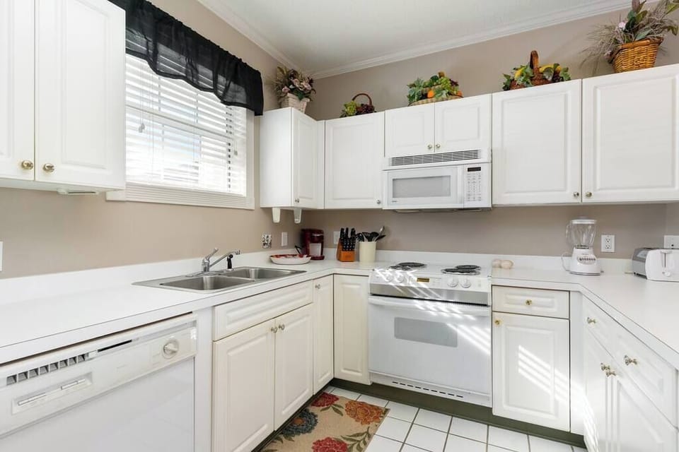 Fully equipped kitchen