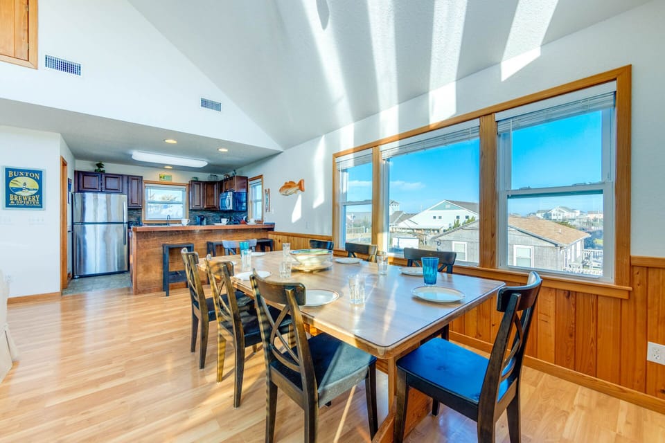 04-Surf-Or-Sound-Realty-1079-Salty Frog-25HDR1079-Edit